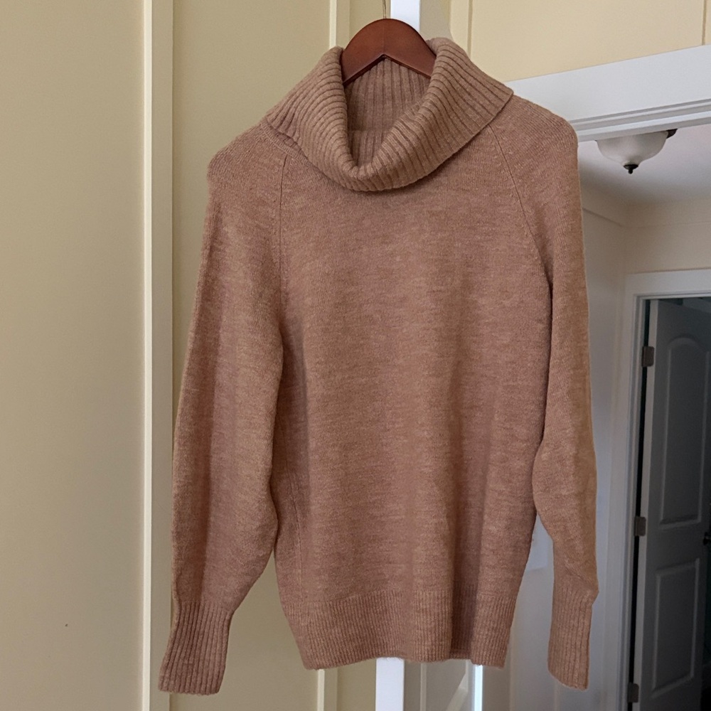 Banana Republic Light Beige Sweater